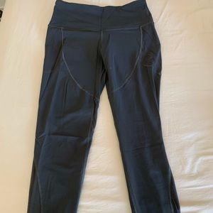 Victoria’s Sport Knockout Legging Size L